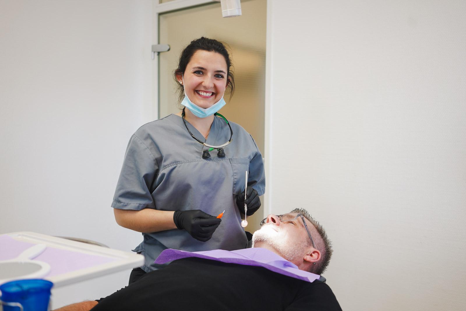Zahnarztpraxis Dr. med. dent. Lisa Epping M.Sc. Zahnmedizinische Prophylaxeassistentin (m/w/d) gallery